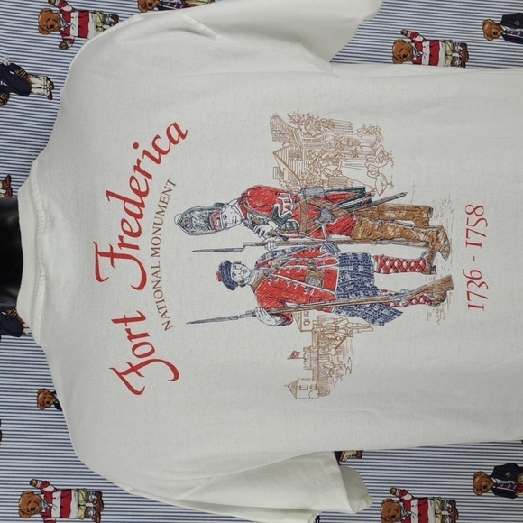 Vintage Fort Frederica St Simon Kings Court back graphic white & red XL t-shirt - Picture 1 of 5